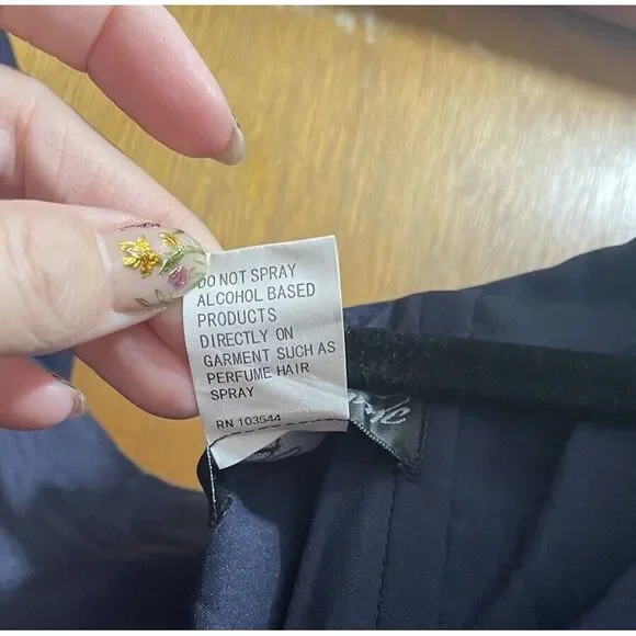 LA FEMME Surplice Off the Shoulder‎ Column Gown in Navy Blue 12 - Picture 8 of 8